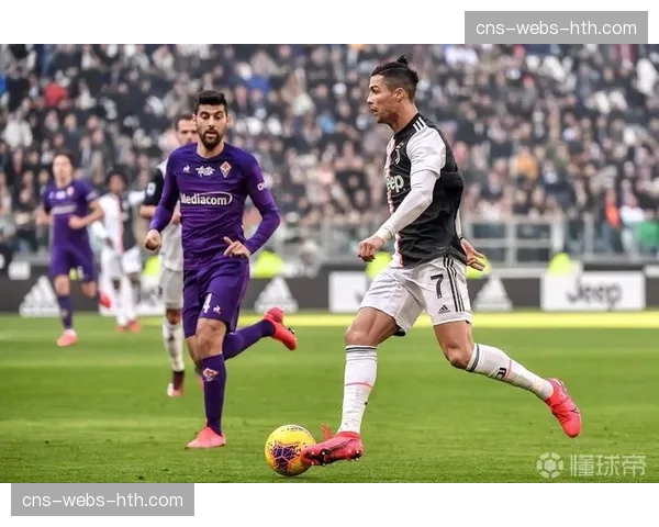 半场战报:科莫1-0领先尤文,沃伊沃达破门建功 半场战报:科莫1-0领先尤文,沃伊沃达破门建功